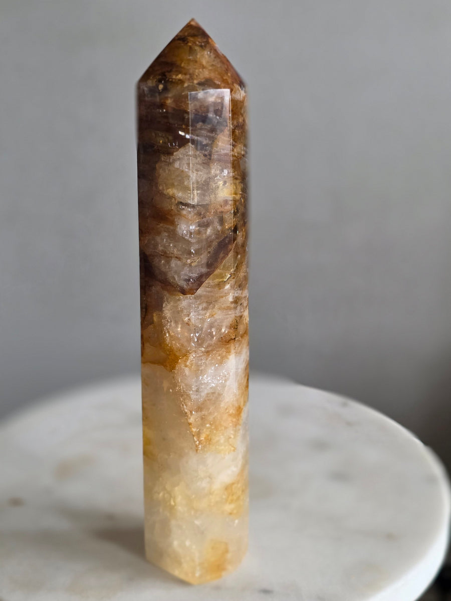 Tall golden healer quartz tower 22.5cm, 661g, polished crystal point from Brazil – front view