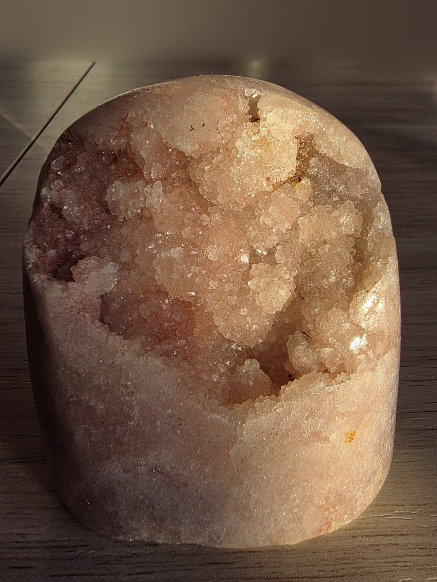 Pink amethyst geode freeform 351g from Brazil with sparkling druzy cavity, front view