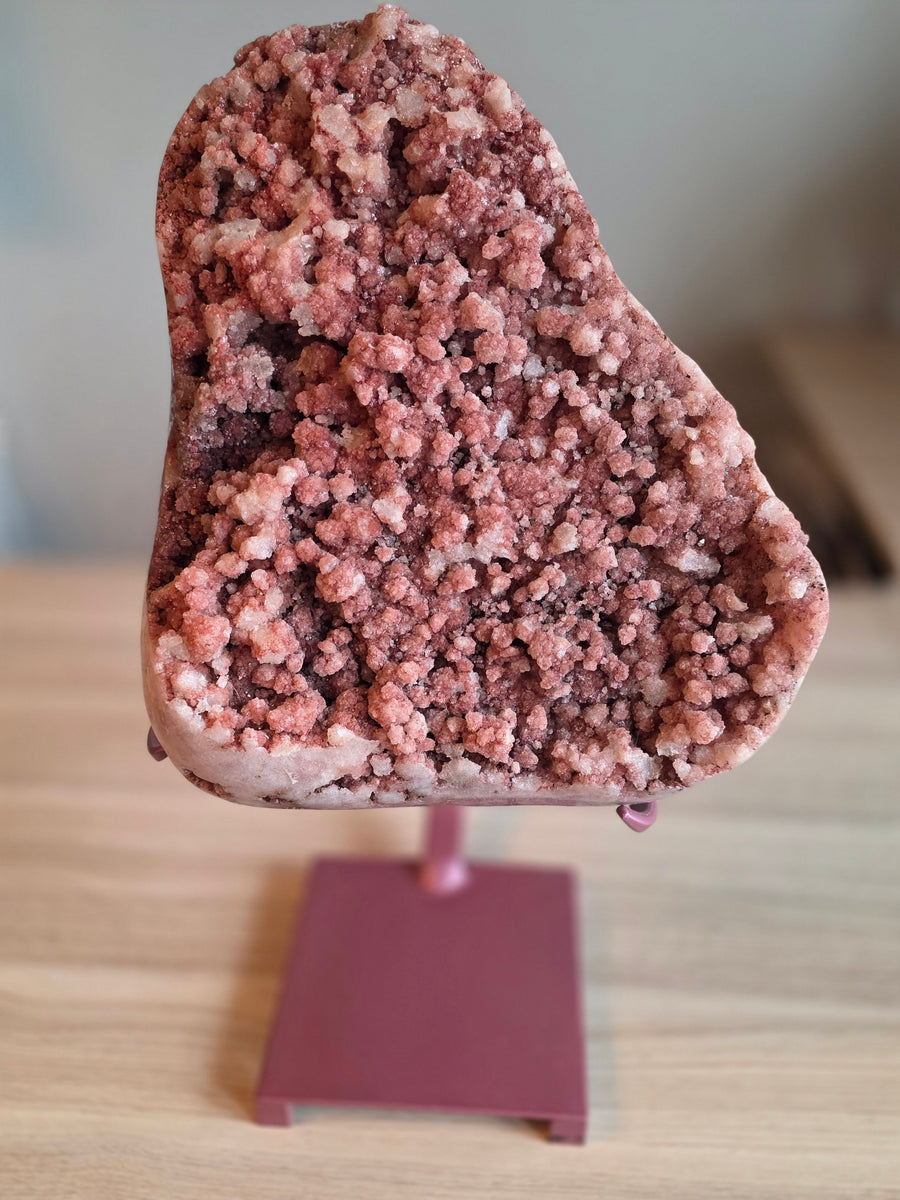 Large pink amethyst druzy cluster on pink stand, 55cm tall, 12.4kg, from Brazil – front view