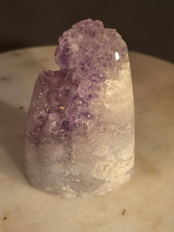 Amethyst cut-base freeform 8.5cm, 288g, from Brazil – front view with lavender crystal cluster