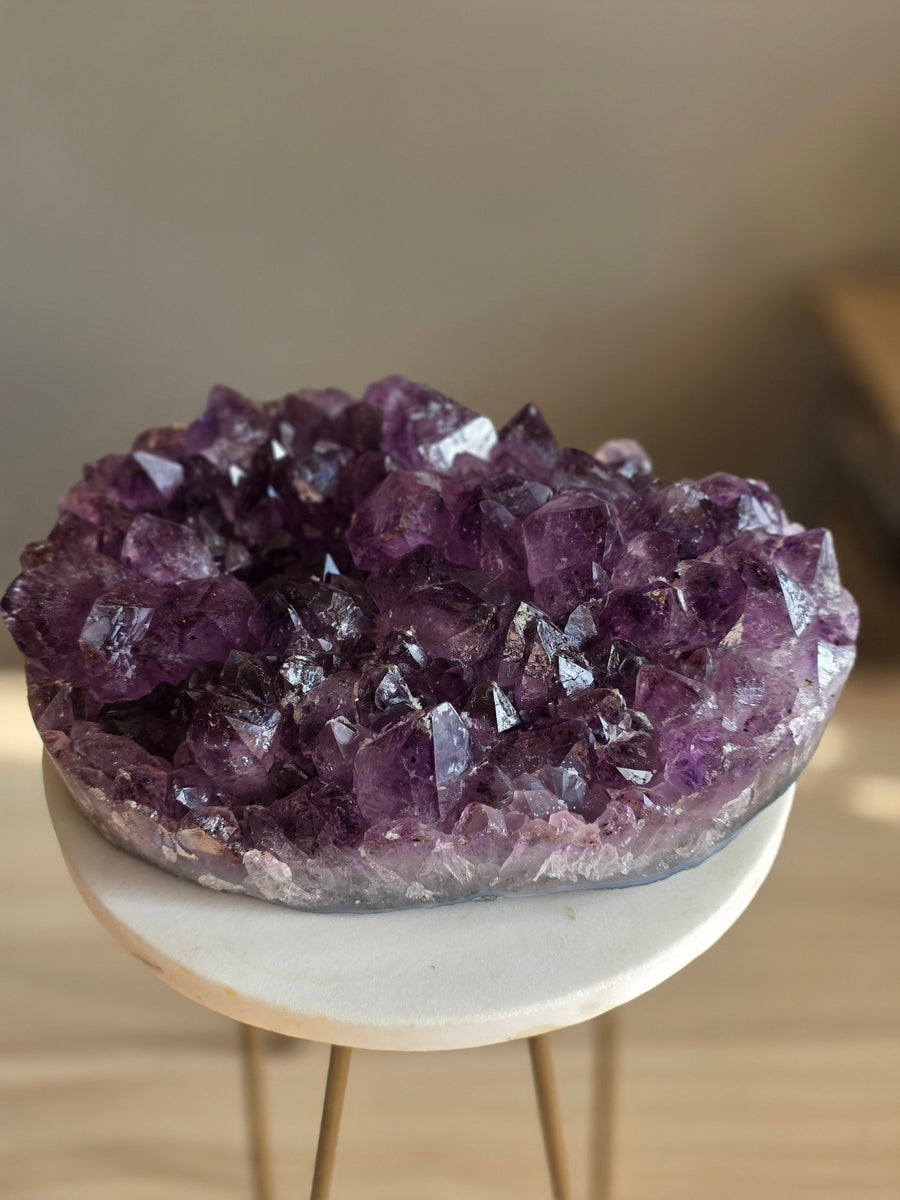 Amethyst geode cluster 5.1kg, 27cm, from Brazil – front view of deep purple crystal points