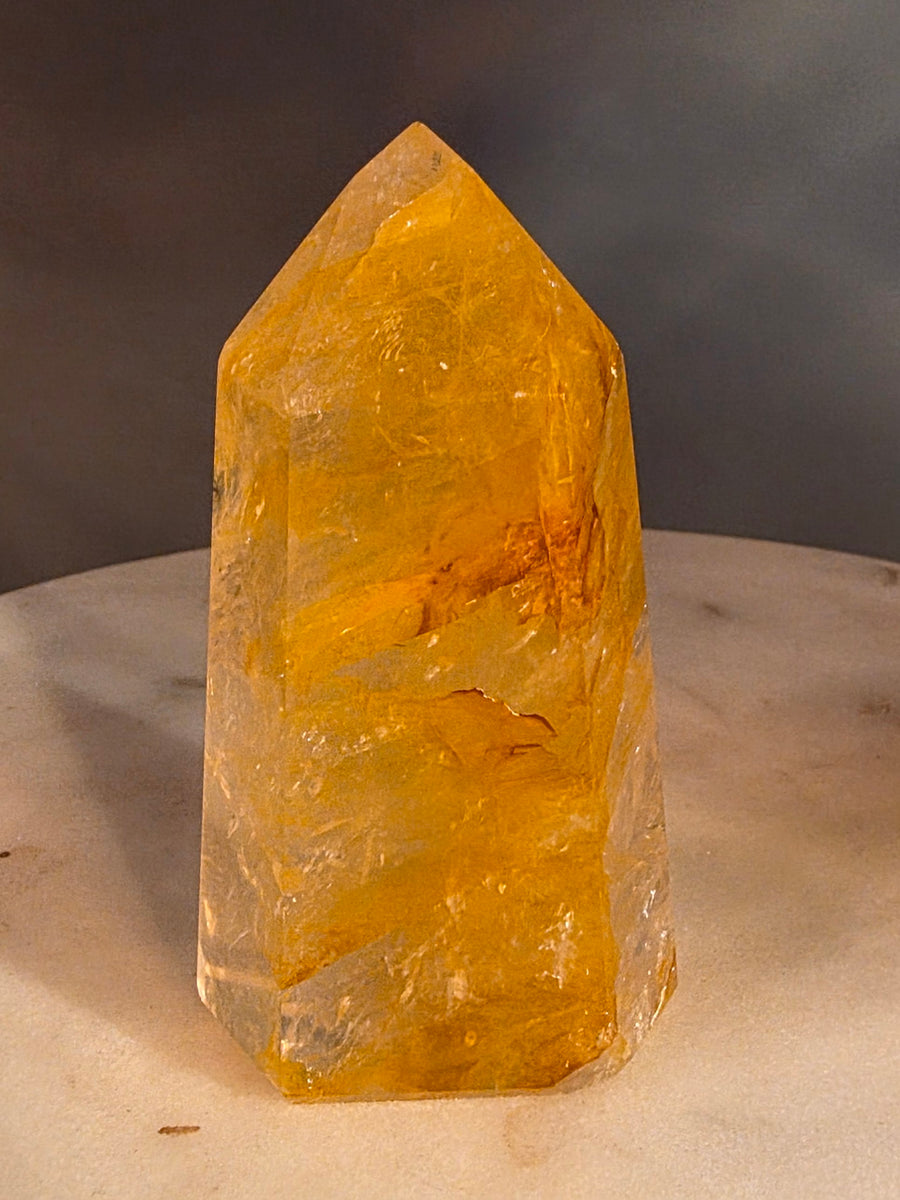Golden healer quartz tower 9.5cm, 242g, polished crystal point from Brazil – front view